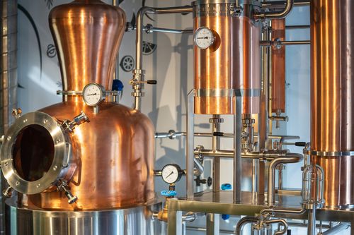 Copper vacuum still for distillation